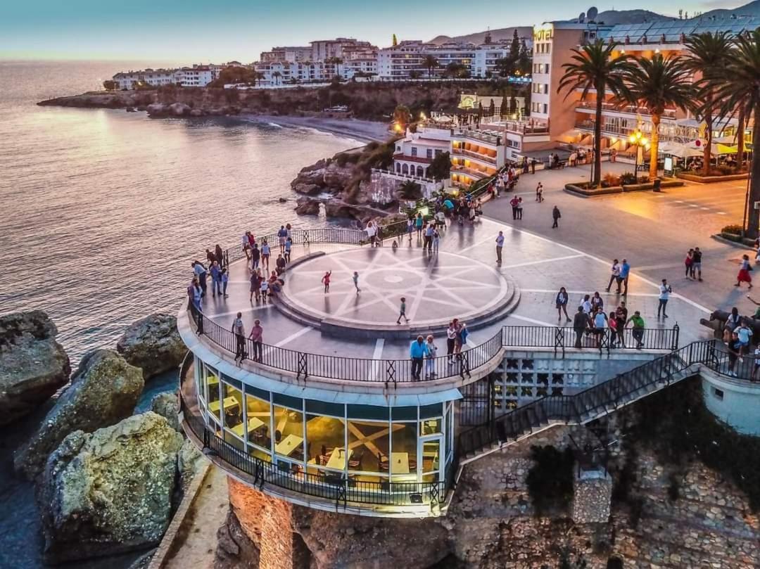 شقة Atico En Mar De نيرخا المظهر الخارجي الصورة