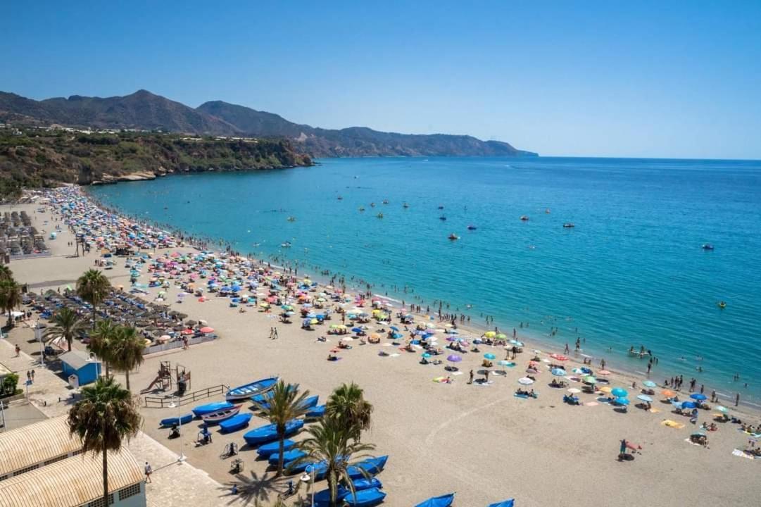 شقة Atico En Mar De نيرخا المظهر الخارجي الصورة